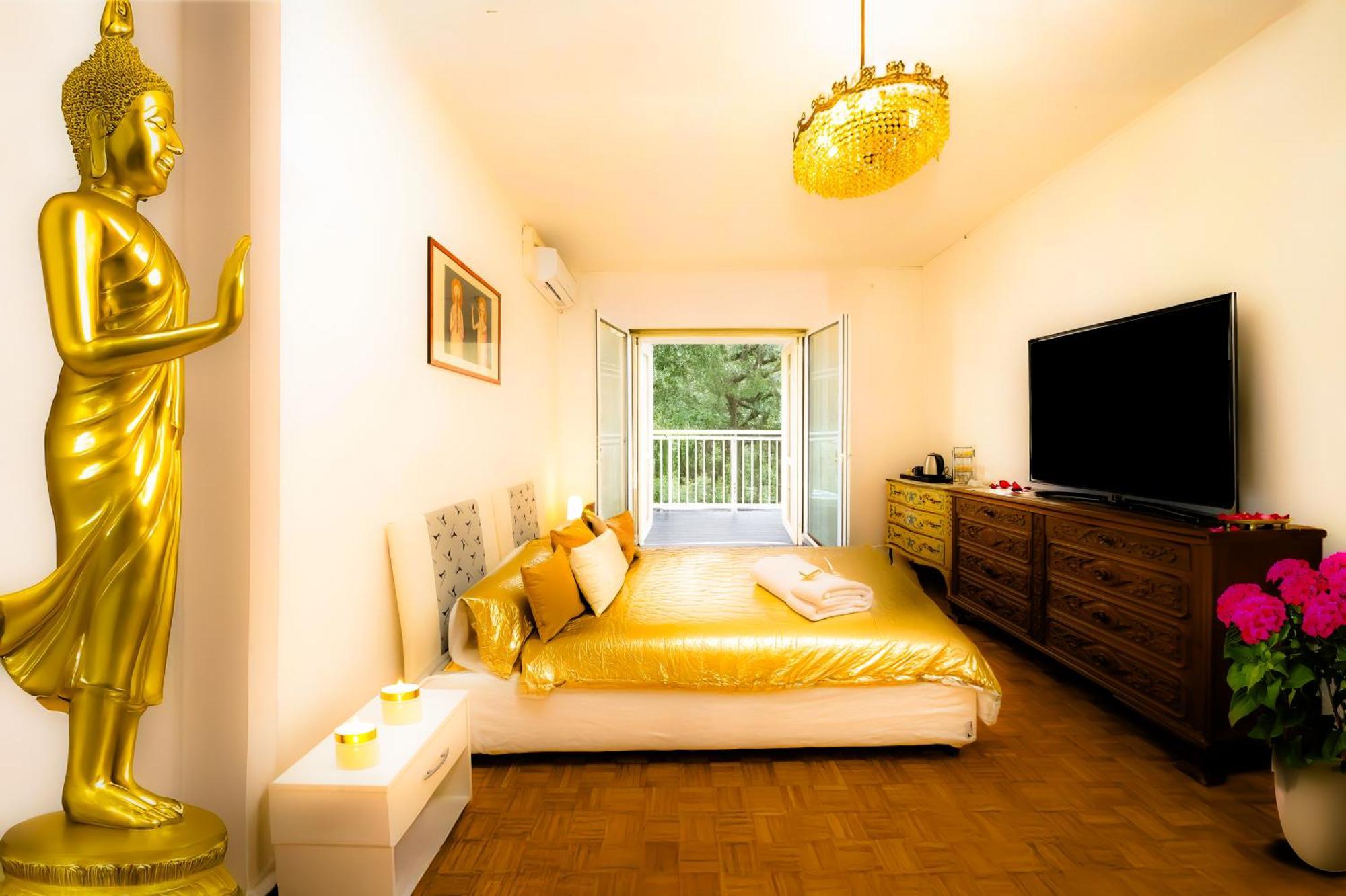 Laura Luxury In Central * Rom